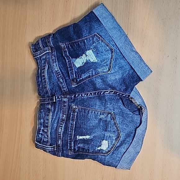 Sz 1/24 Kancan distressed shorts - Picture 2 of 7